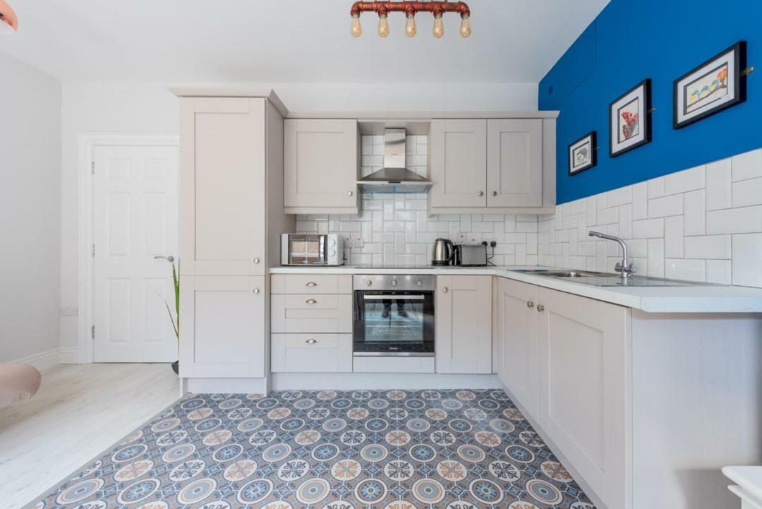 Diamond House Apartments Londonderry ภายนอก รูปภาพ